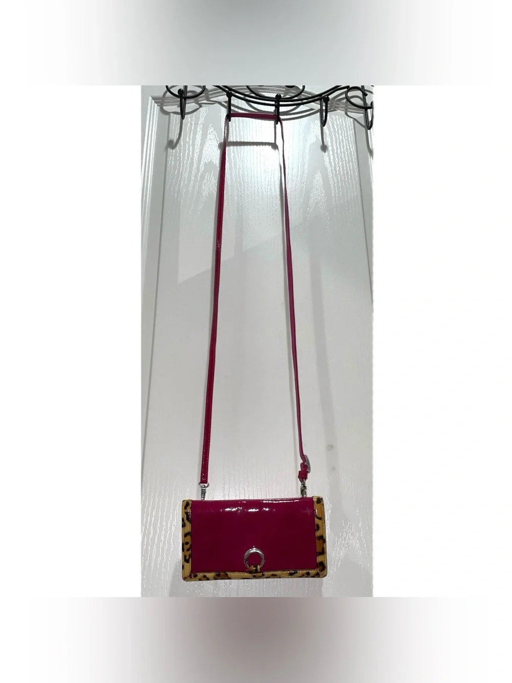 Brighton listing magenta